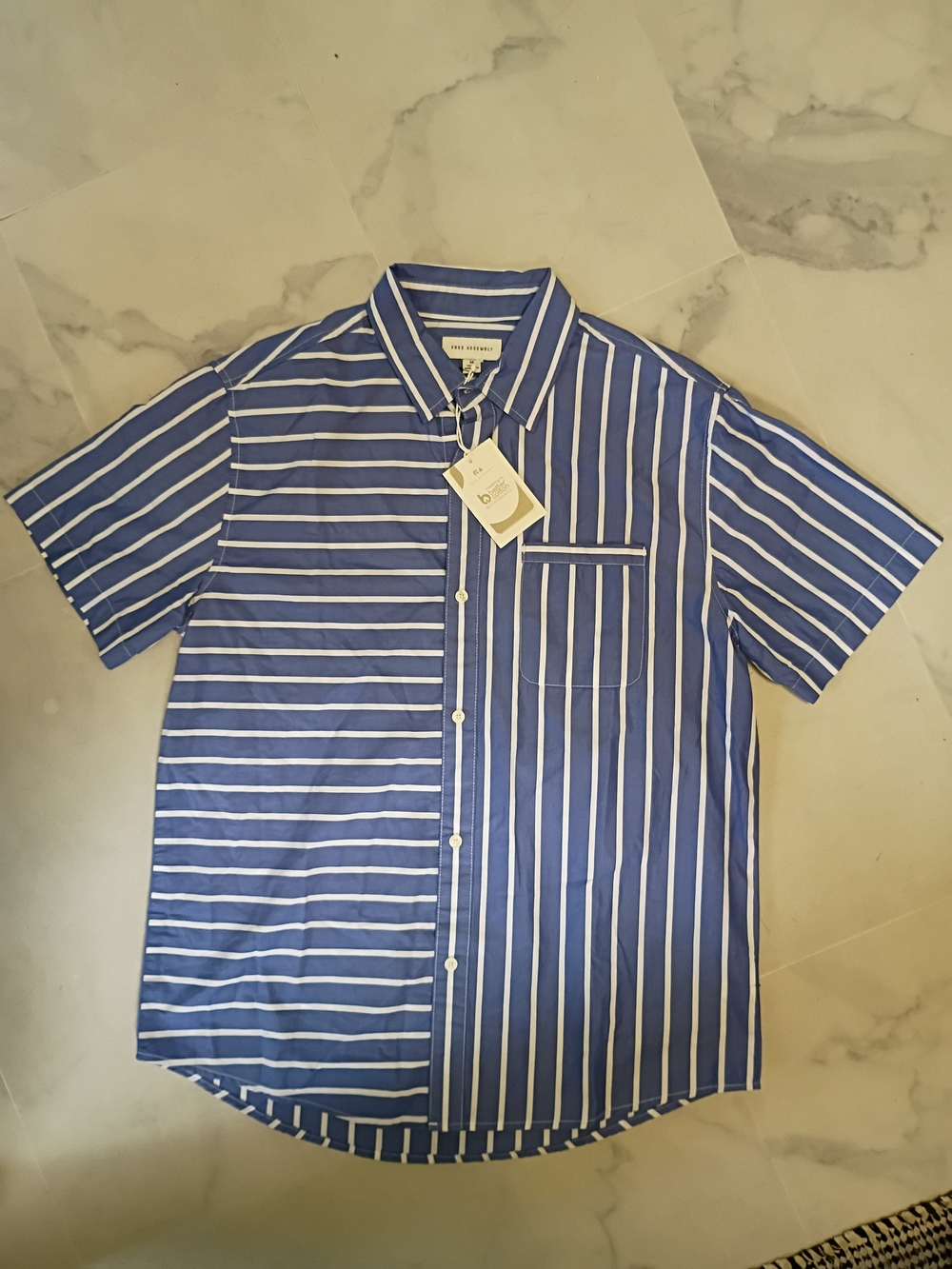 Modern Blue Striped Short-Sleeve Button-Down Shirt